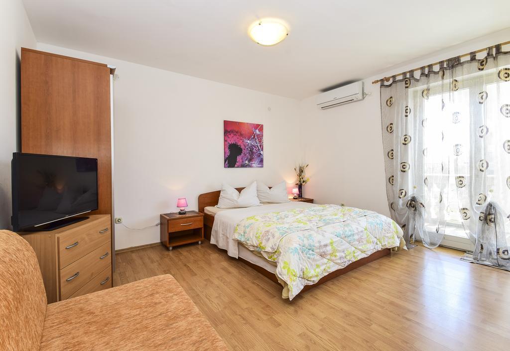 Apartments Jonjic Vodice Exterior photo